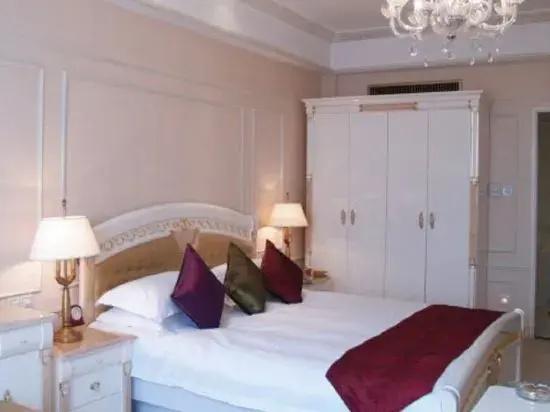 Jiashan Hotel