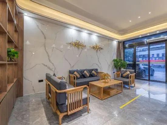 Baiyue Hotel (Pinghu Xinhua Middle Road)