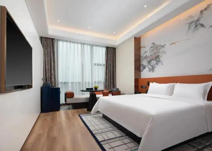 Pinghu Overseas Chinese Hotel