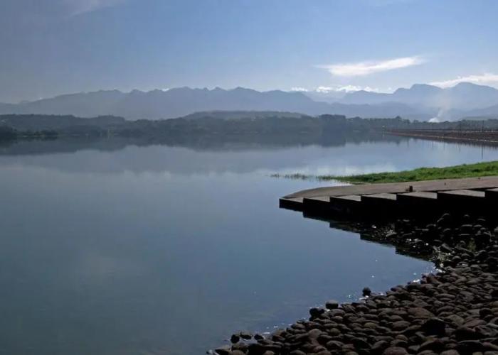 Renyi Lake Hotel