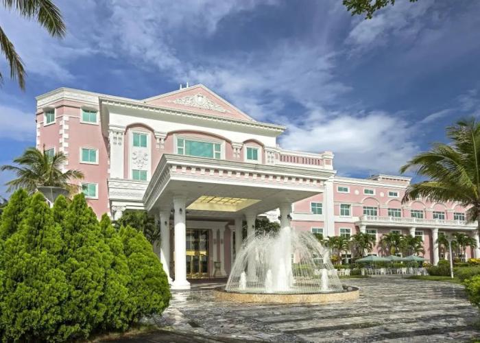 Le Beau Max Resort