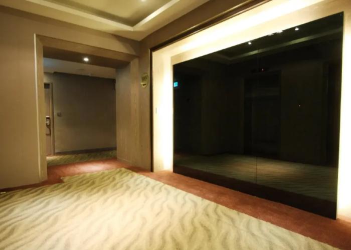 Grand Earl Hotel