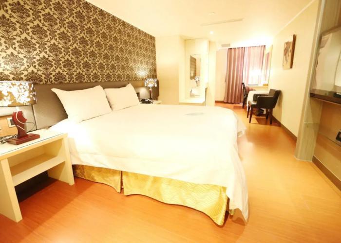 Grand Earl Hotel
