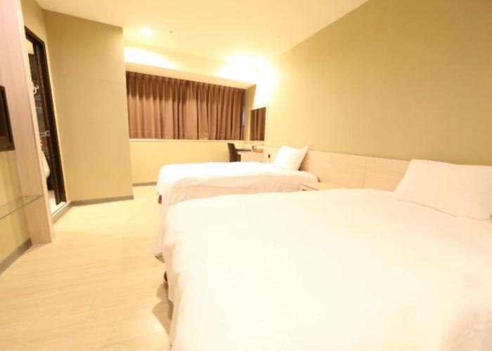 Grand Earl Hotel