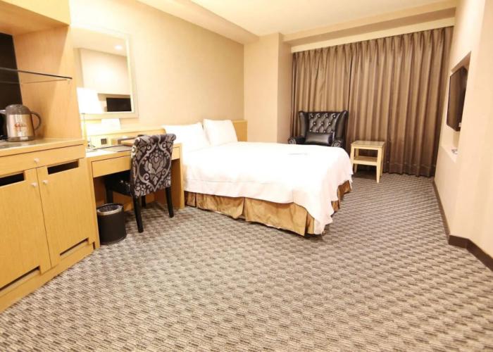 Grand Earl Hotel