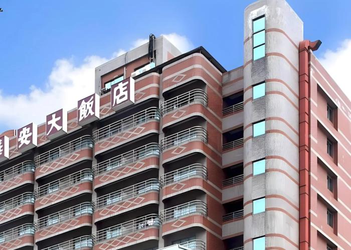 Metro Hotel - Howard Group