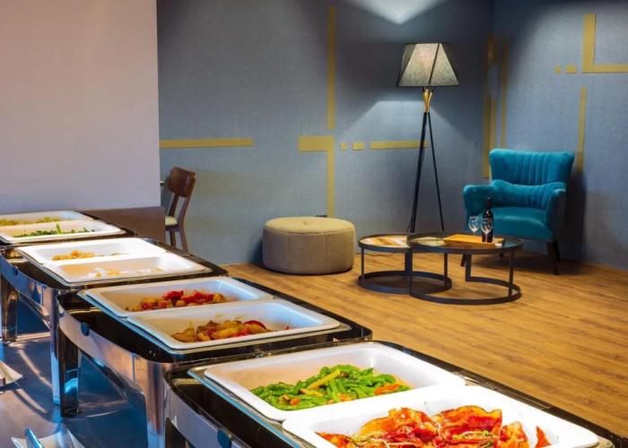 Metro Hotel - Howard Group