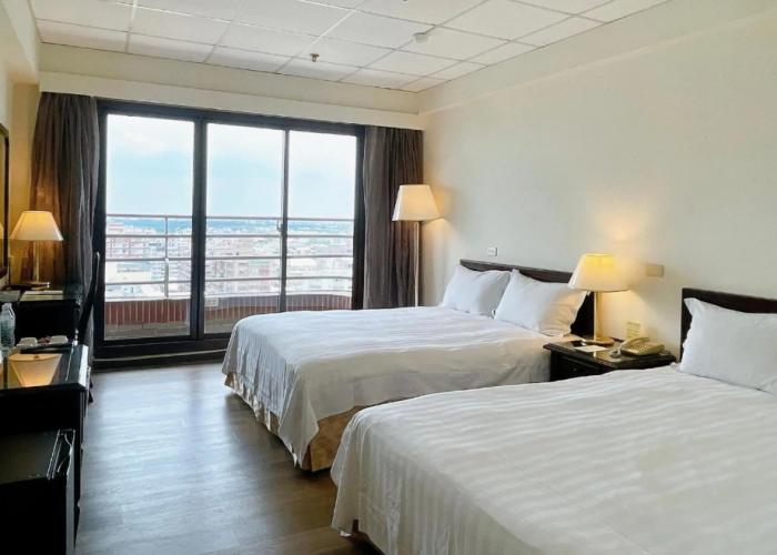 Metro Hotel - Howard Group
