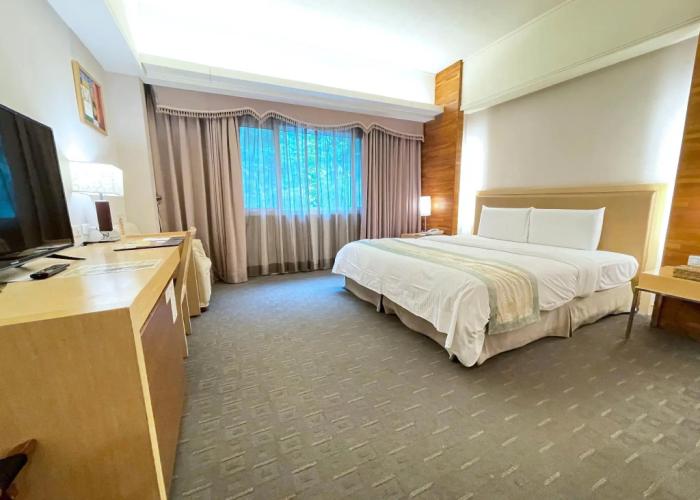 Hoya Hot Springs Resort & Spa