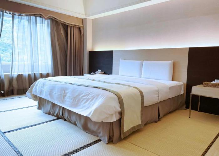 Hoya Hot Springs Resort & Spa