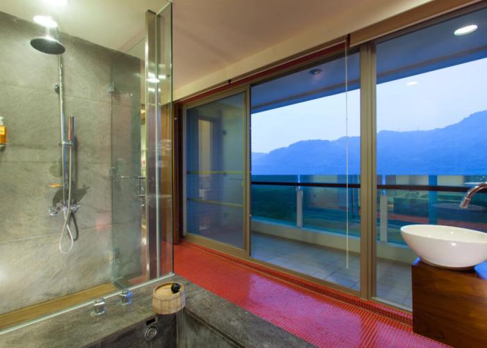 Luminous Hot Spring & Resort