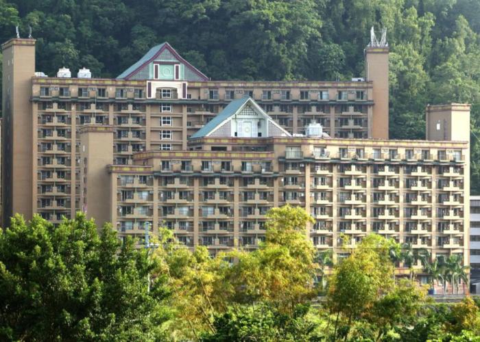 Hoya Hot Springs Hotel