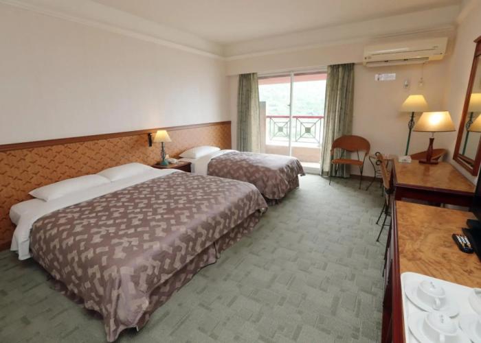 Hoya Hot Springs Hotel