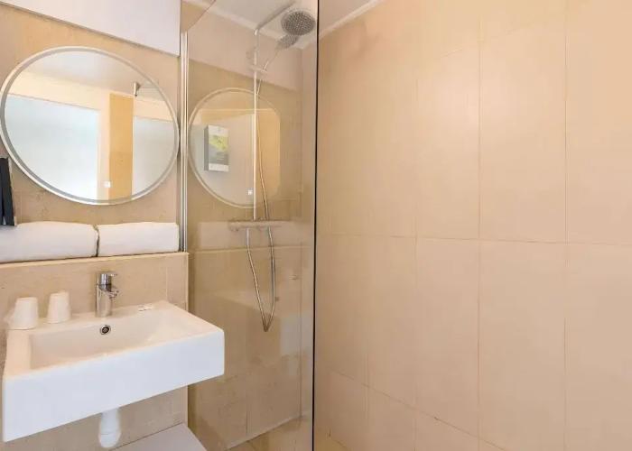 Sure Hotel by Best Western Plaisir