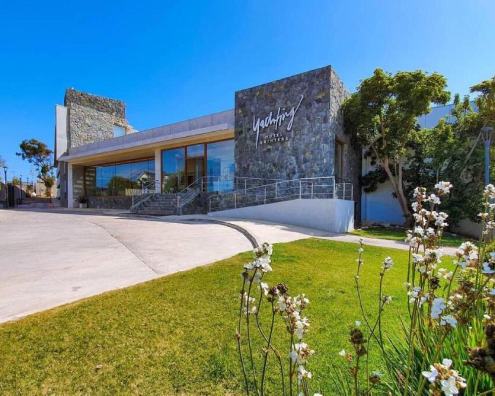 Yachting Hotel Quintero