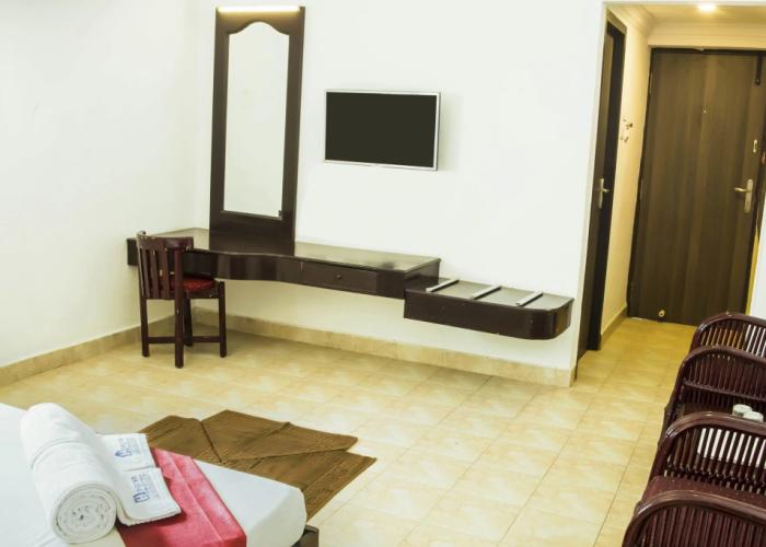 Shelter Beach Resort