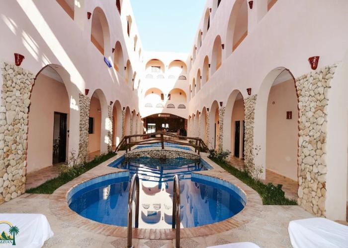 Amzran hotel