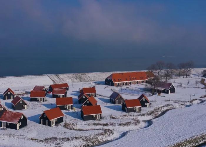 Group Accommodation 50 m From the Oosterschelde