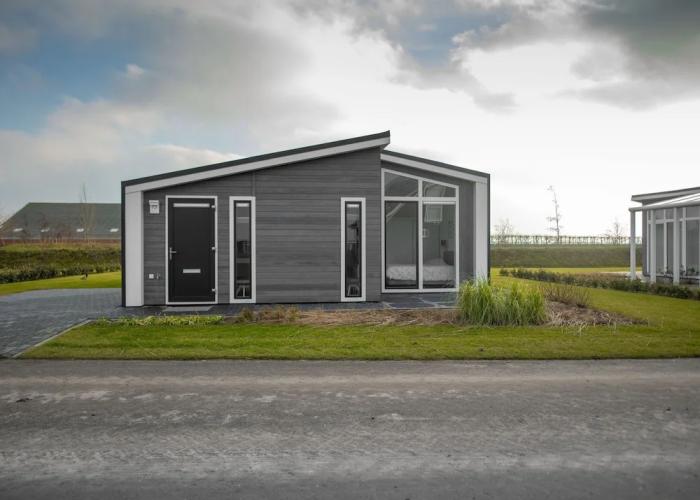 Cozy Chalet with Fireplace near Oosterschelde