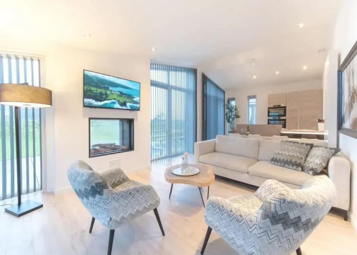 Cozy Chalet with Fireplace near Oosterschelde