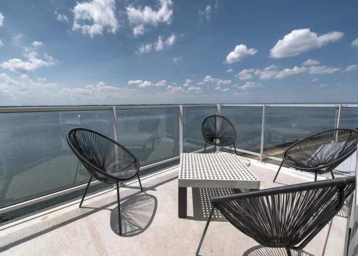 Premium Apartment With Covered Terrace