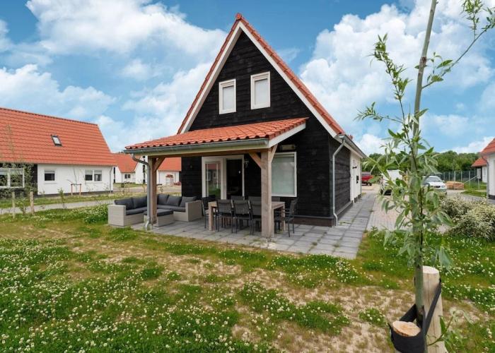 Beautiful Holiday Home in Scherpenisse Near Beach