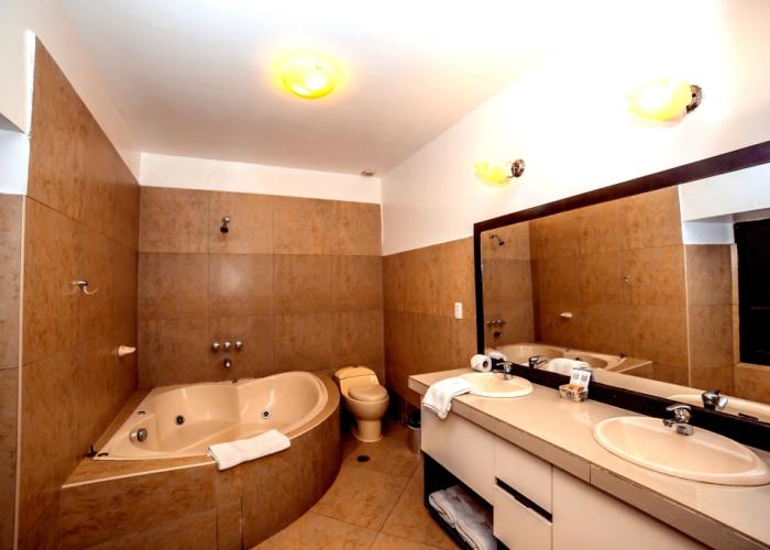 Yabar Hotel Plaza