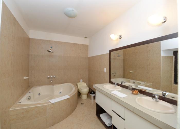 Yabar Hotel Plaza