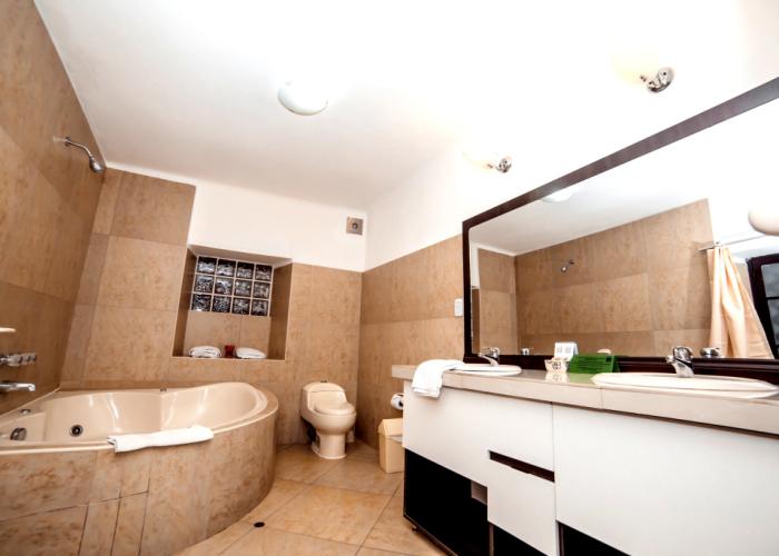 Yabar Hotel Plaza