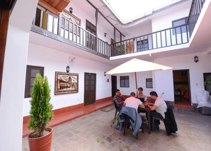 Yabar Hotel Plaza