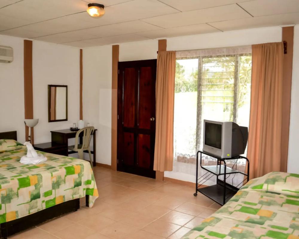 Termales del Bosque & Hot Springs