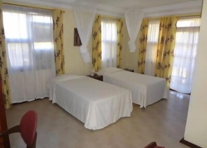 Roc Heights Lodge