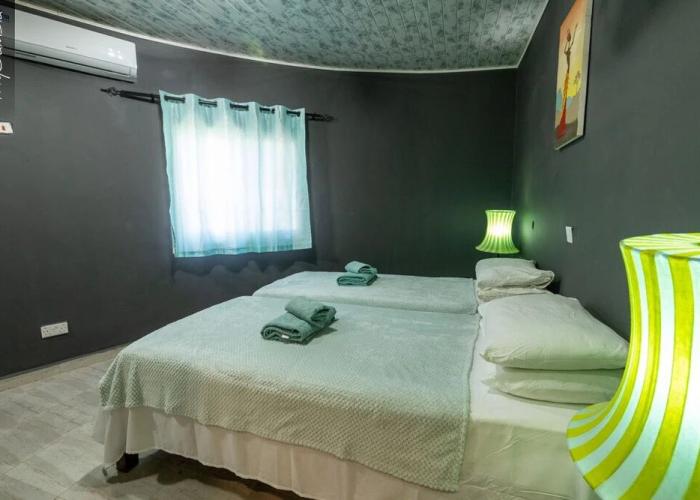 Lovely 13-bed Complex on Cape Point Beach, Bakau