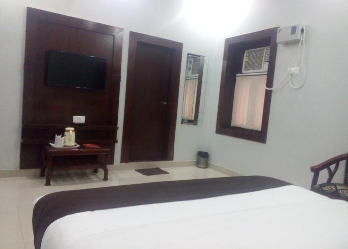 KRISHNA JI Hotel