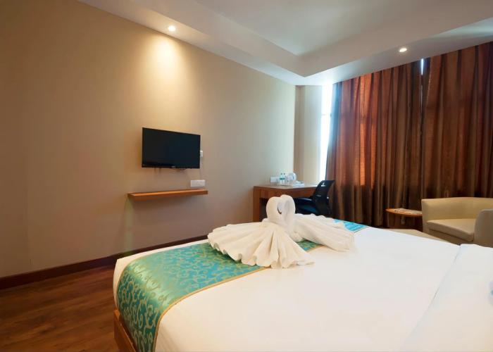 Hotel Le Roi Haridwar @ Har Ki Pauri Road