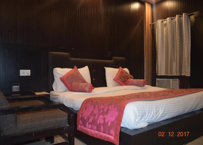 Trishul Hotel