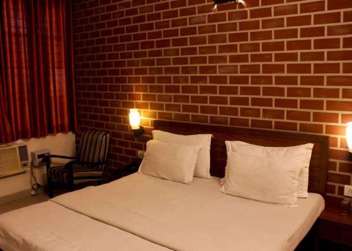 Hotel Himalaya Haridwar @ Har Ki Pauri Road