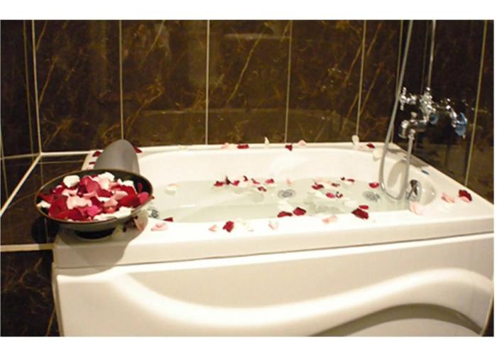 Fuchia Hotel
