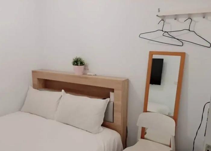 LIGHT INN - Hostel