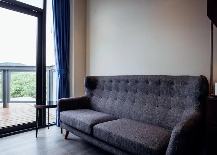 Hotel Begins