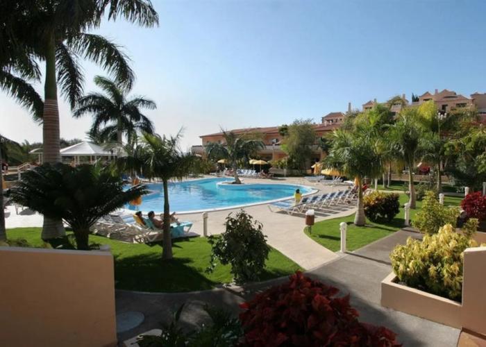 Apartamentos Jardin del Conde