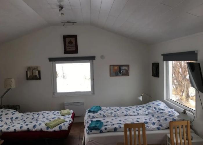 Lækjarkot Rooms and Cottages with Kitchen