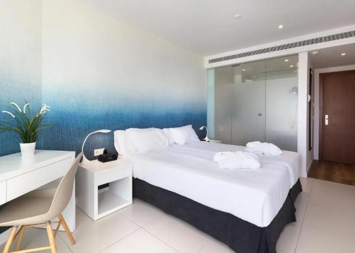 HM Tropical Hotel