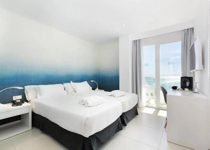 HM Tropical Hotel
