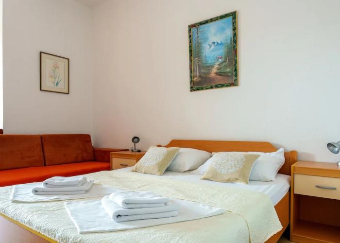 Sea View Apartment Studio for 2-3 People - Close to Commodities