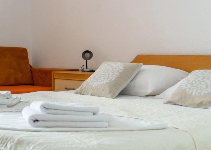 Sea View Apartment Studio for 2-3 People - Close to Commodities