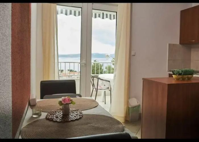 Sea View Apartment Studio for 2-3 People - Close to Commodities