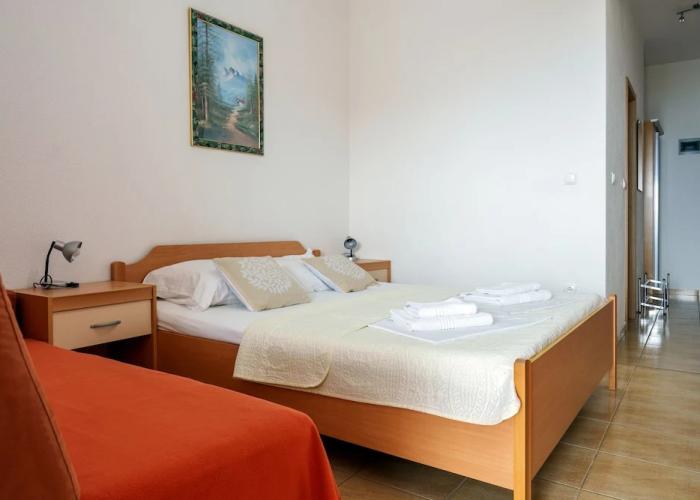 Sea View Apartment Studio for 2-3 People - Close to Commodities