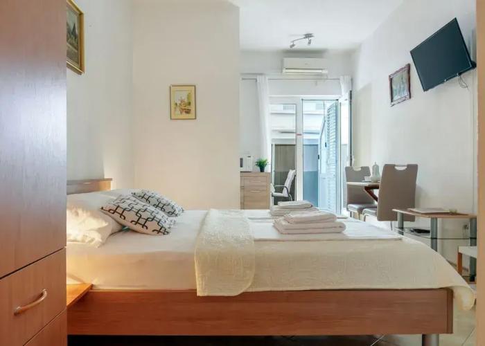 Studio for 2 People - Split Region With Sea View - Close to Commodities