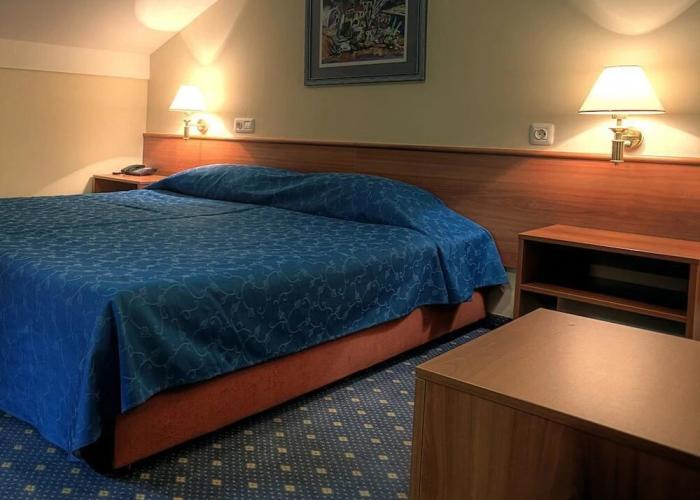 Hotel Dobrovit